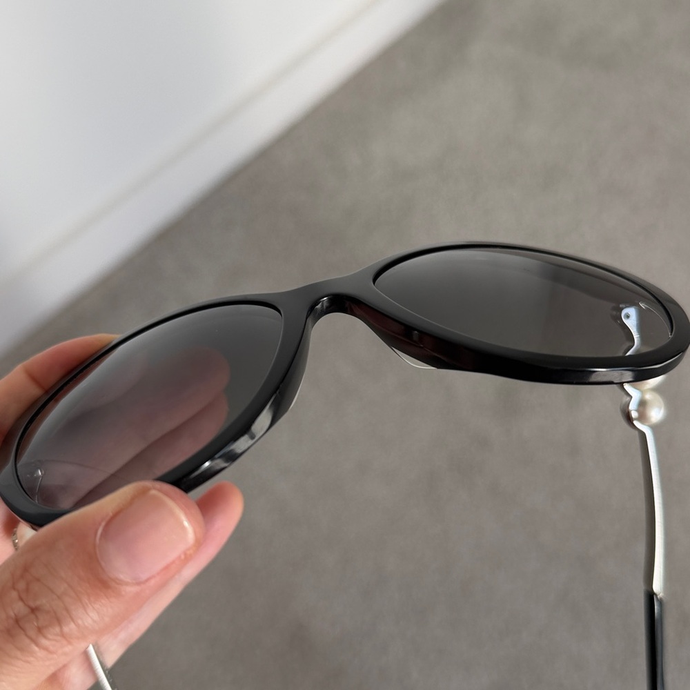 Chanel Pearl Logo Butterfly Sunglasses Black - Picture 13 of 15